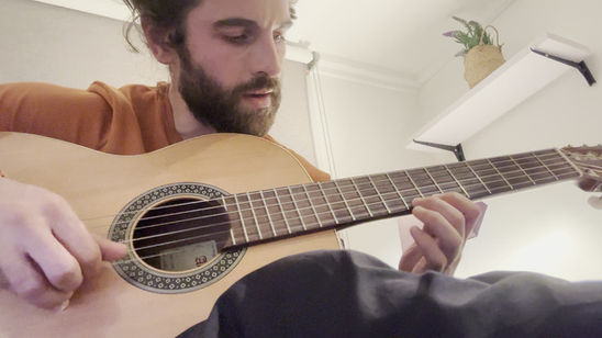 Mickaelis improvises over "Hine Ani"